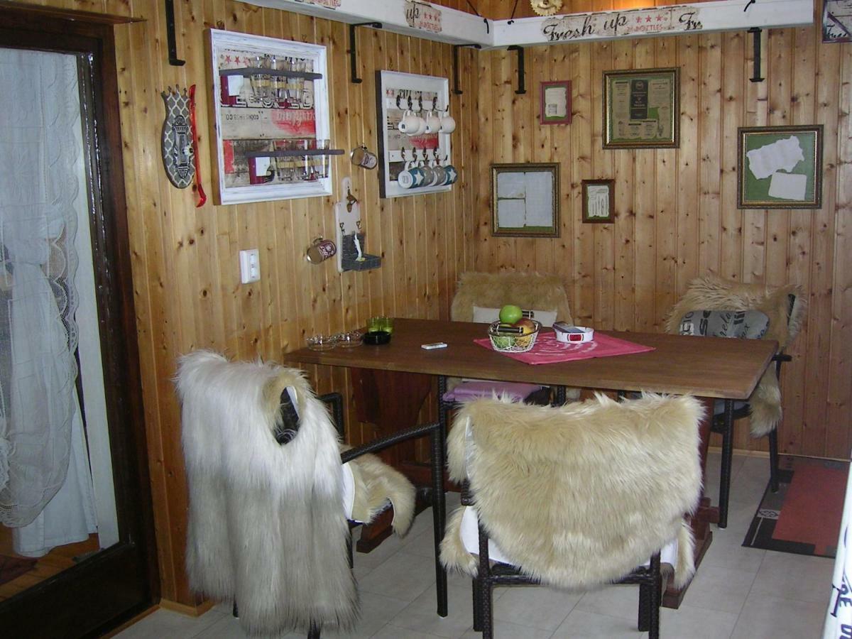 Ferienwohnung Lispet Neuotting ภายนอก รูปภาพ